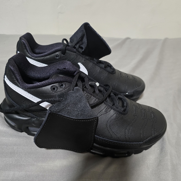 Nike Women's Air Max Plus Size 7.5 Tiempo Black White. - Picture 6 of 8